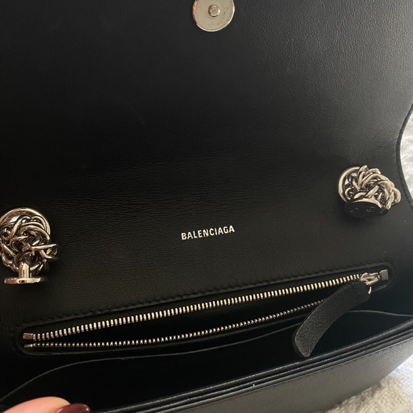 Balenciaga Purse with chain strap - Picture 4 of 4